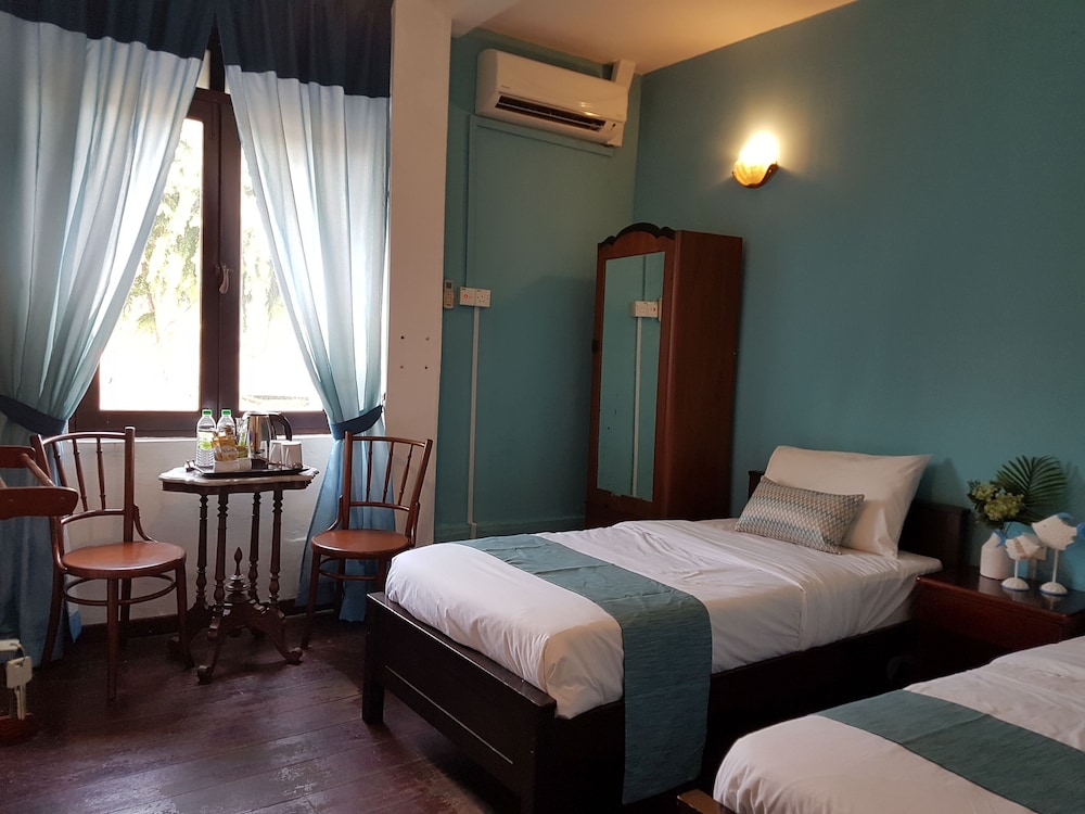 Signature Twin Room