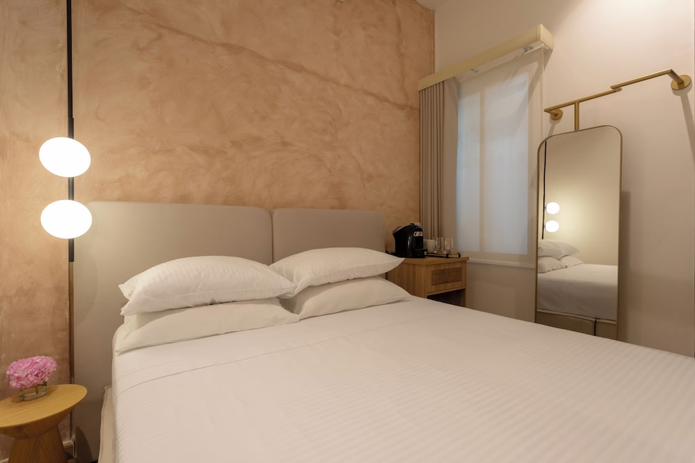 Standard Room, 1 Queen Bed photo 1