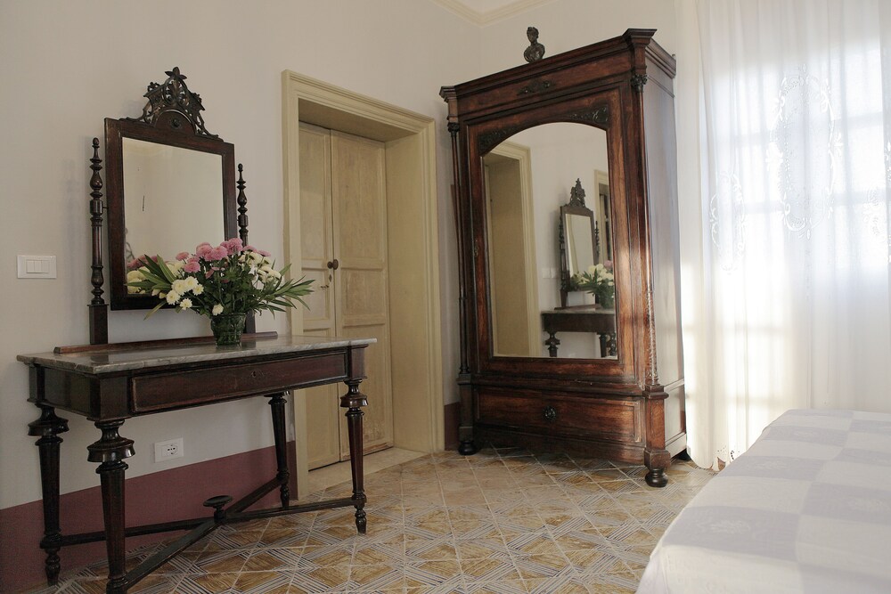 Classic Double or Twin Room, Terrace, Garden View photo 3