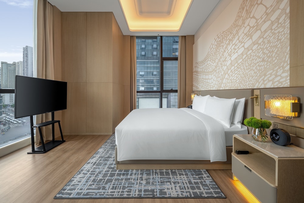 Premier Studio Suite, 1 King Bed photo 3