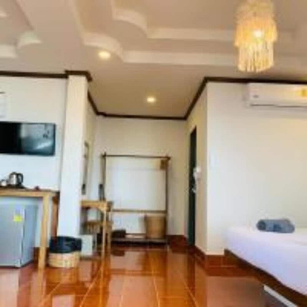 Superior Room, Partial Sea View