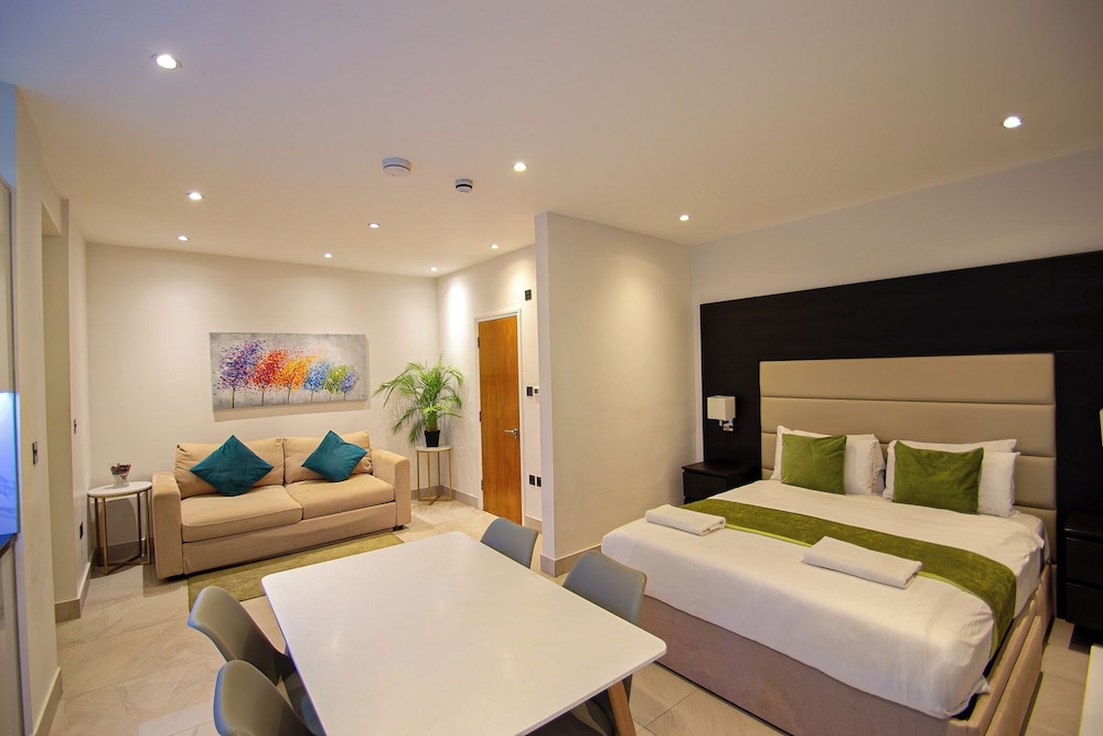 Deluxe Studio, 1 Double Bed with Sofa bed, Non Smoking photo 2