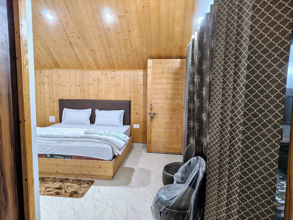 Deluxe Single Room, Balcony, River View photo 3