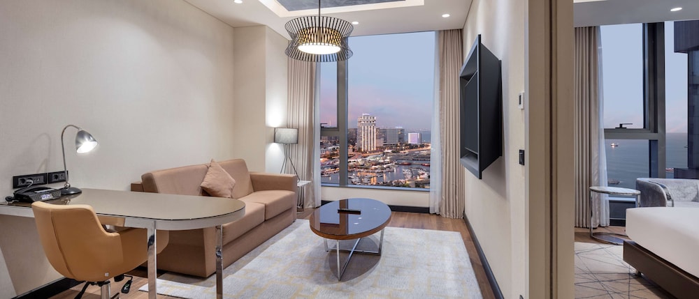 One Bedroom Suite with Sea View