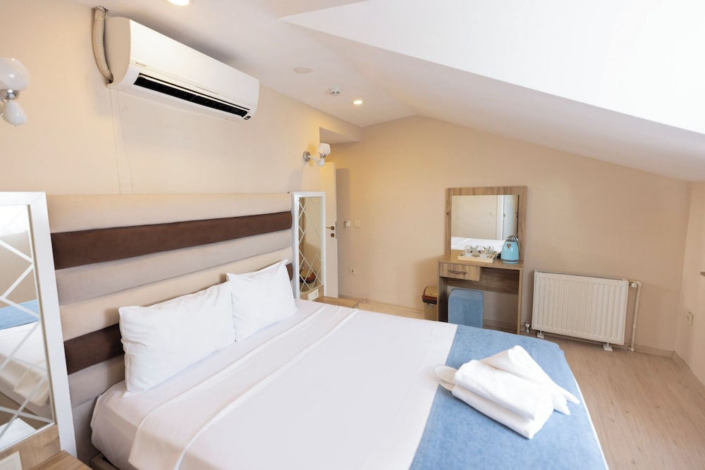 Economy Double Room photo 2