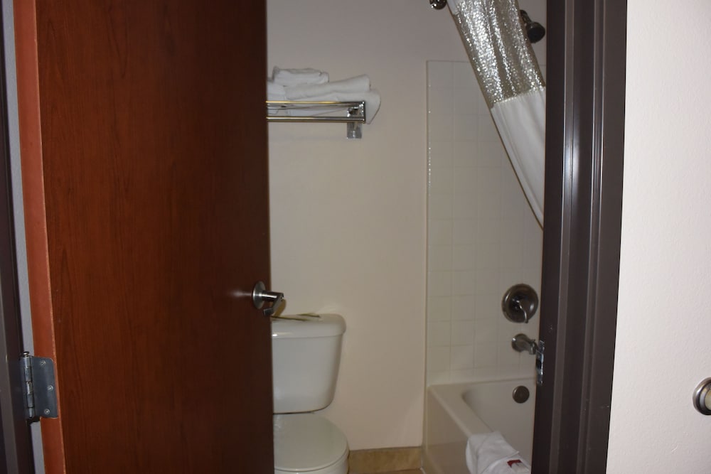 Standard Room, 1 Queen Bed - Photo 6