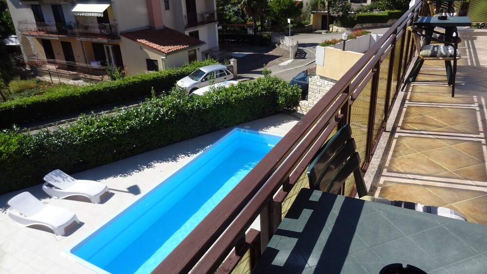 Family Apartment, Pool View