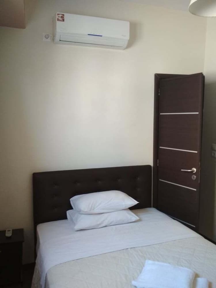 Basic Double Room photo 3