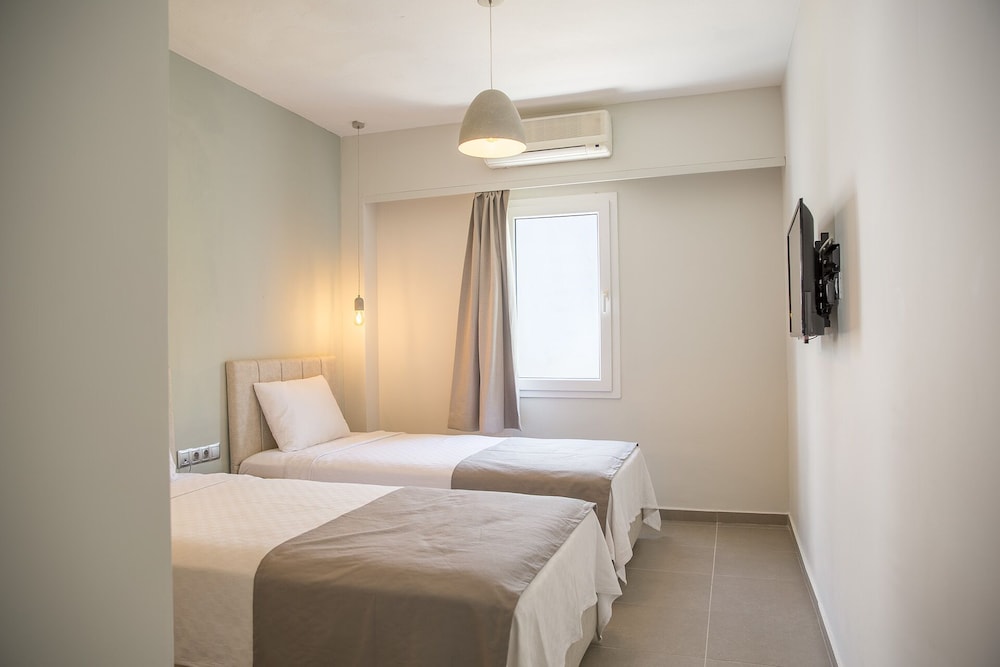 Standard Room, 2 Bedrooms, Balcony photo 1