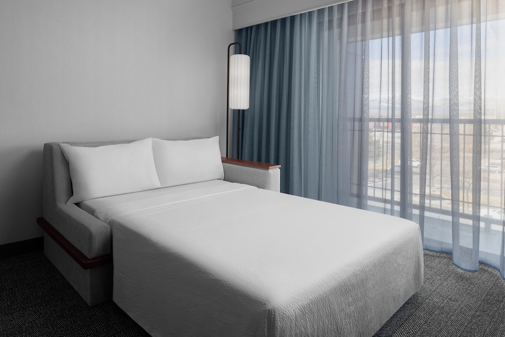 Room, 1 Queen Bed, Ground Floor (Mobility/Hearing Accessible, Tub) photo 3