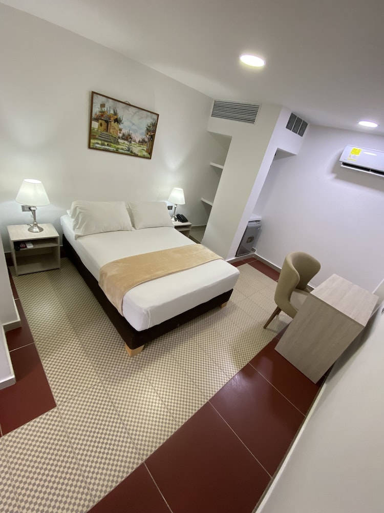 Single Room photo 2