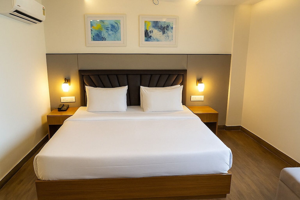Deluxe Room, City View
