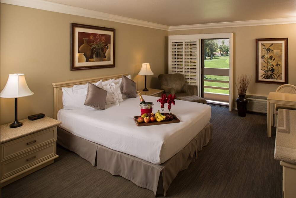 Standard Room, 1 King Bed - Photo 1