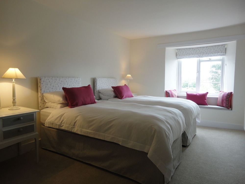 Deluxe Double or Twin Room, Ensuite photo 1