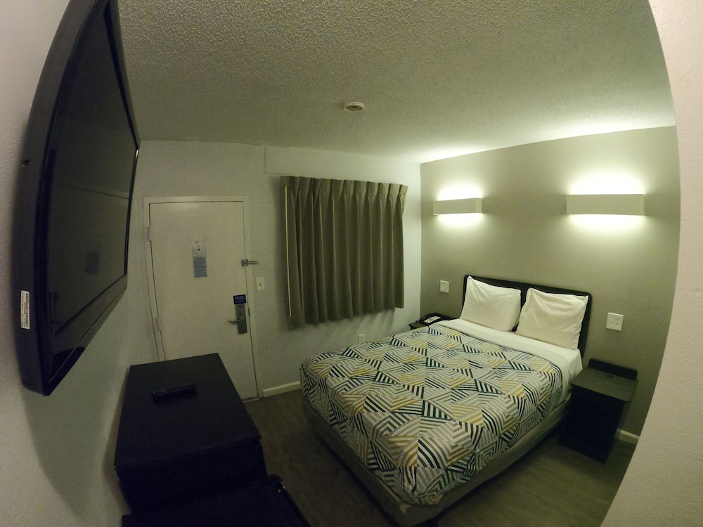 Standard Room, 1 Double Bed, Non Smoking - Photo 2