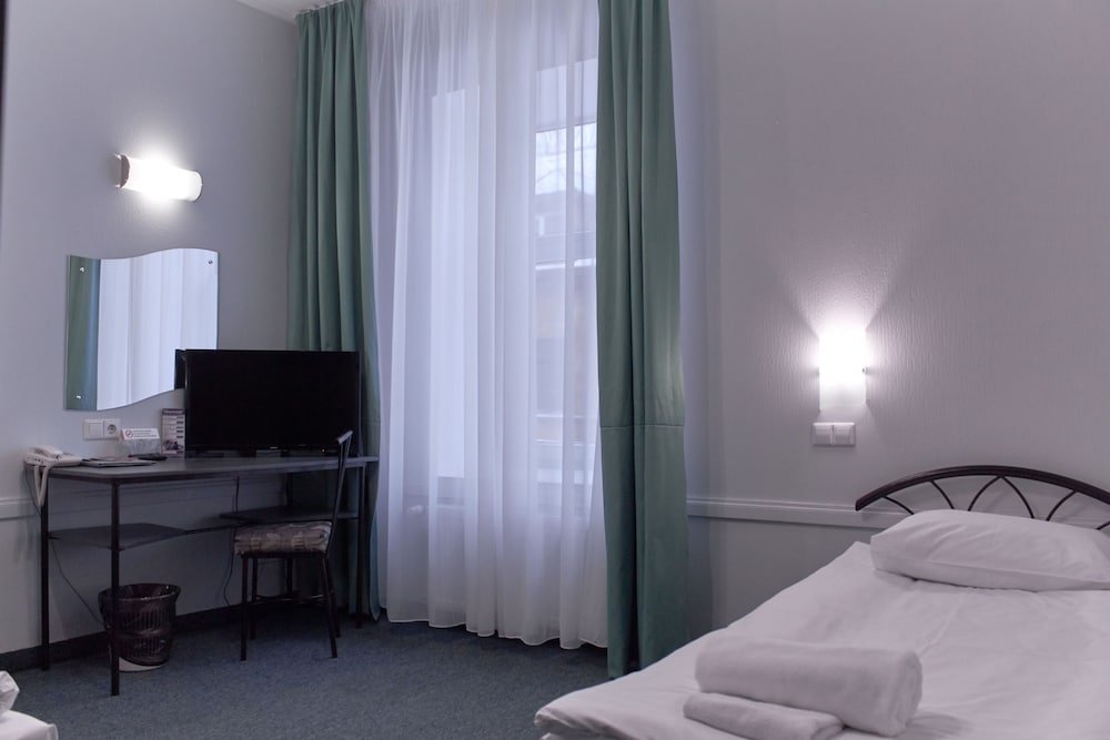 Standard Twin Room - Photo 2