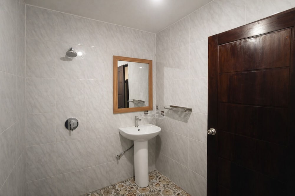 Superior Twin Room, Partial Sea View photo 2