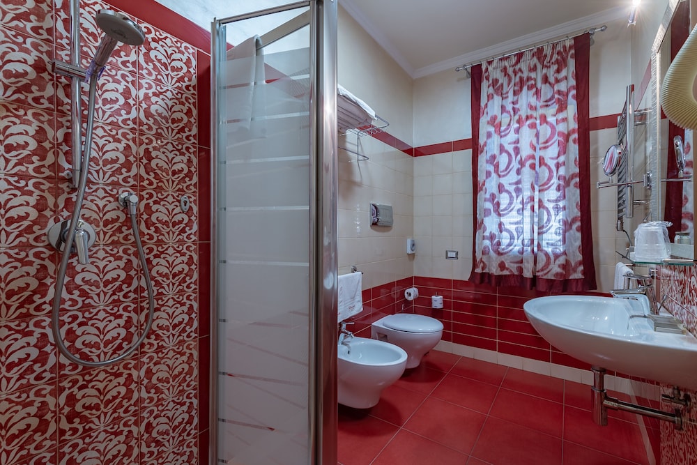 Luxury Double or Twin Room, City View (203) - Photo 6