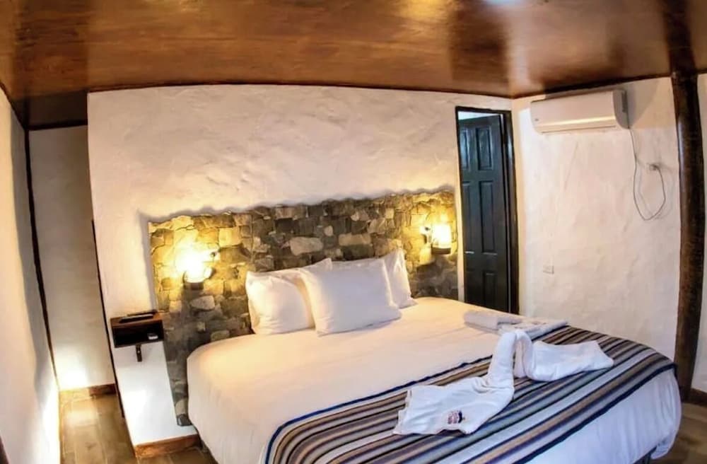 Basic Double Room, Pool View