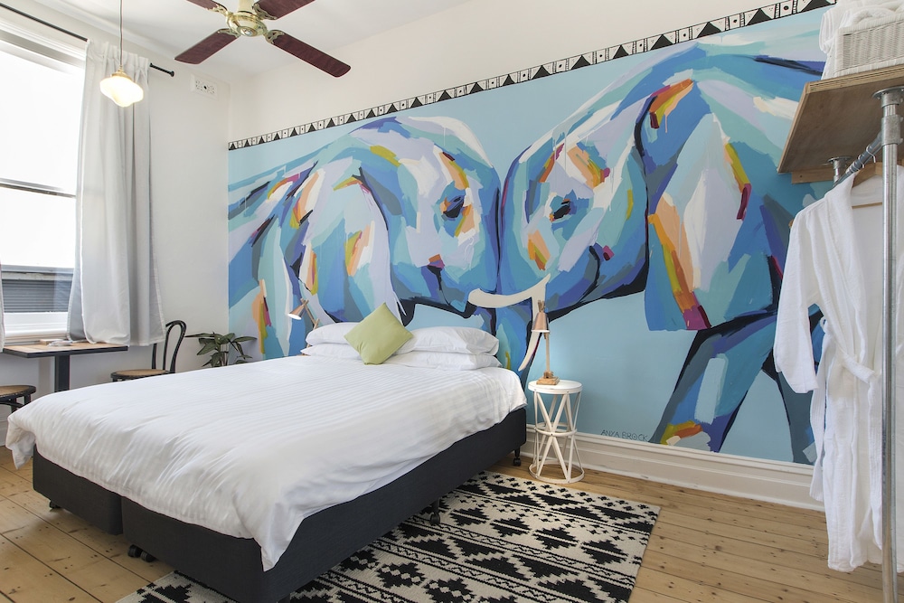 Elephant Suite - King Room Standard (Shared Bathroom) photo 1
