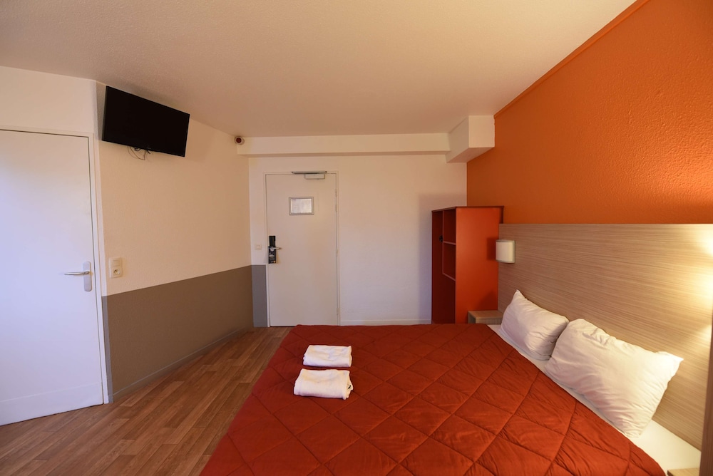 Standard Room, Multiple Beds - Photo 2