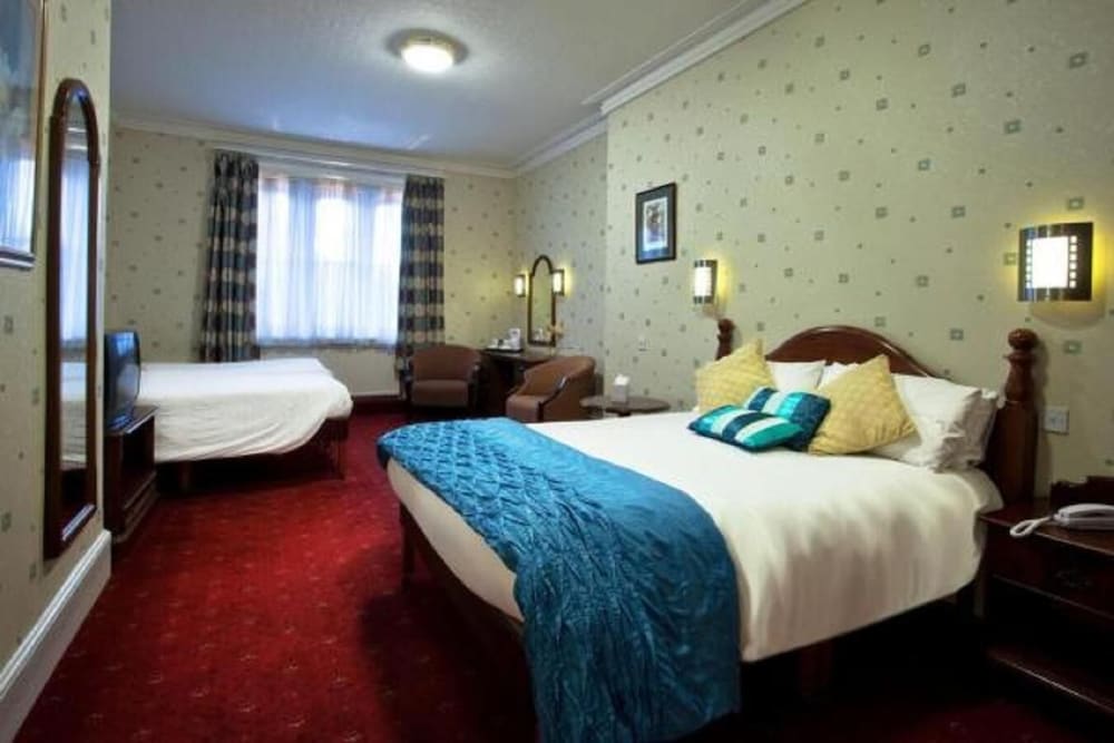 Standard Twin Room - Photo 3