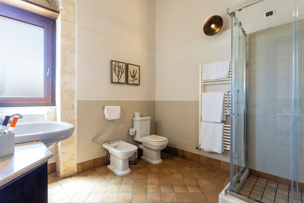 Superior Triple Room, Ensuite, Garden View photo 3