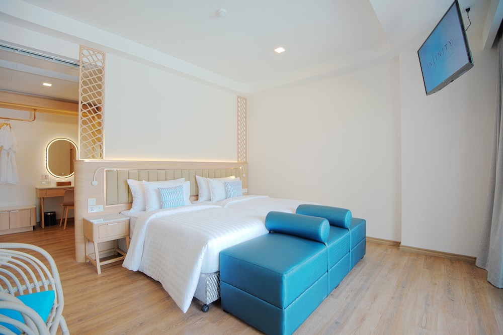 Premier Double or Twin Room, Pool View - Photo 7
