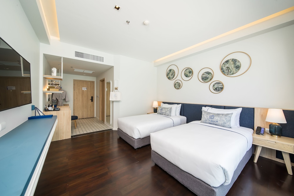 Deluxe Twin Room, City View