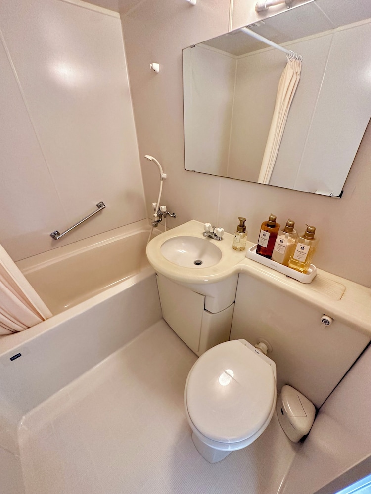 Basic Double Room photo 2