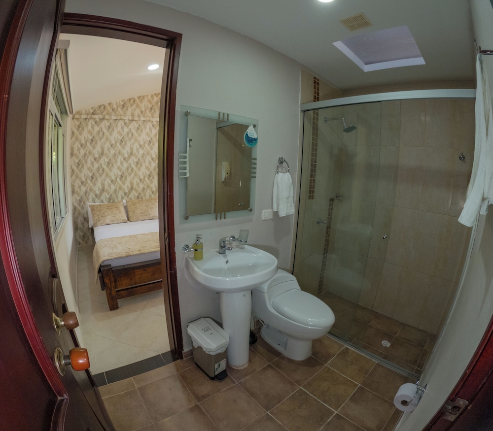 Basic Triple Room photo 2