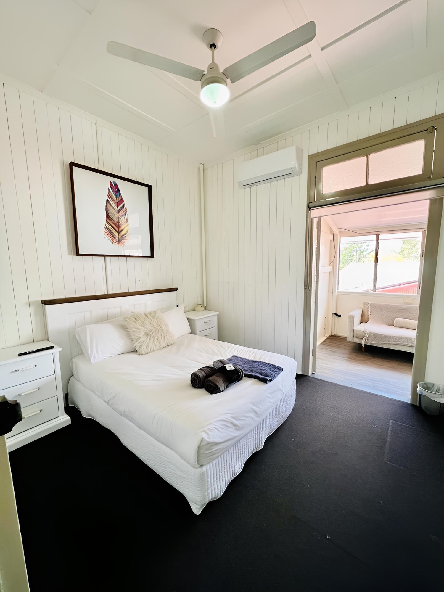 Deluxe Room, 1 Double Bed, Non Smoking, Shared Bathroom photo 1