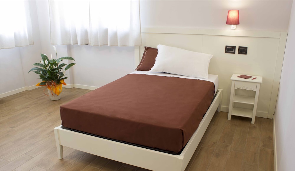 Comfort Single Room, 1 Large Twin Bed photo 2