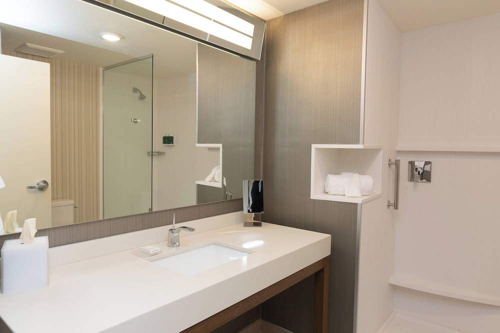 Room, 2 Queen Beds (Hearing Accessible) - Photo 5