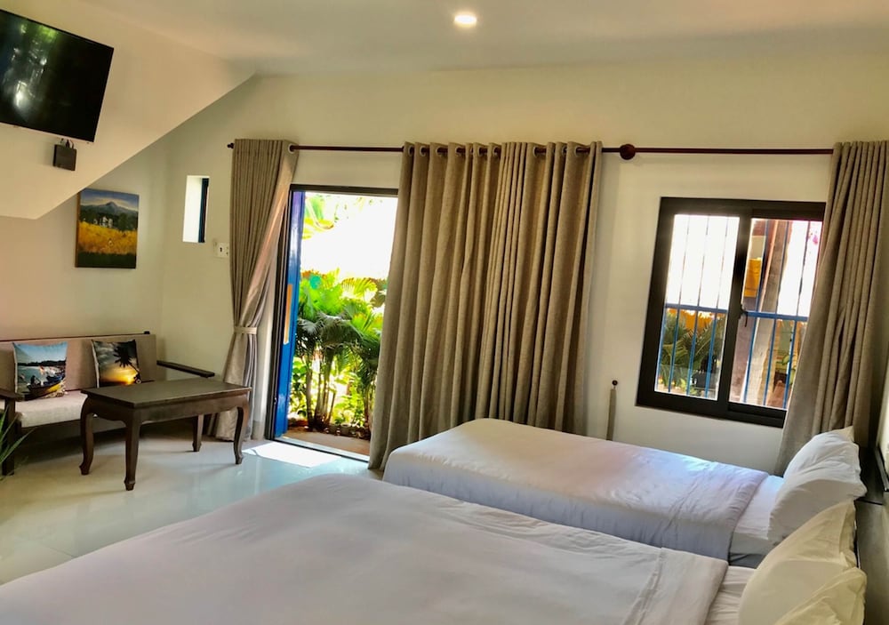Superior Triple Room (Sunset Garden) photo 1