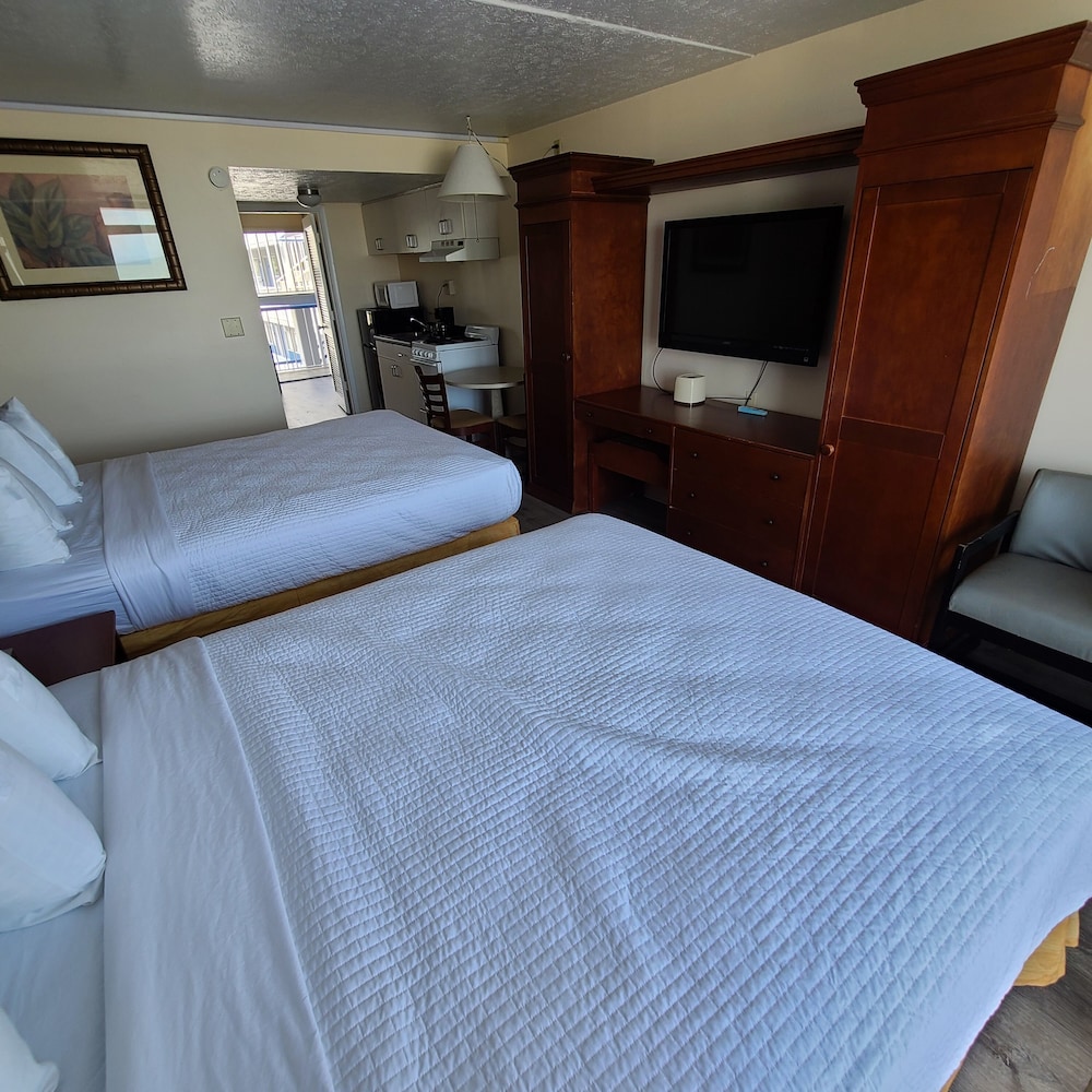 Deluxe Double Room, 2 Bedrooms, Beach View (   A   ) photo 1