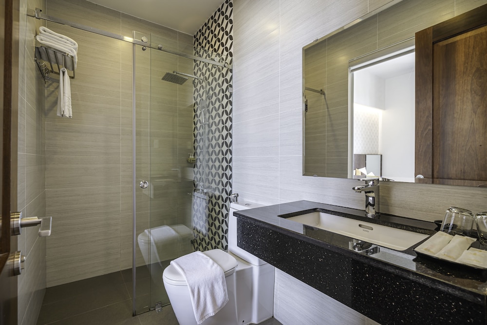 Premium Triple Room - Photo 13