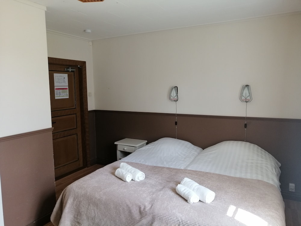 Economy Double Room photo 3