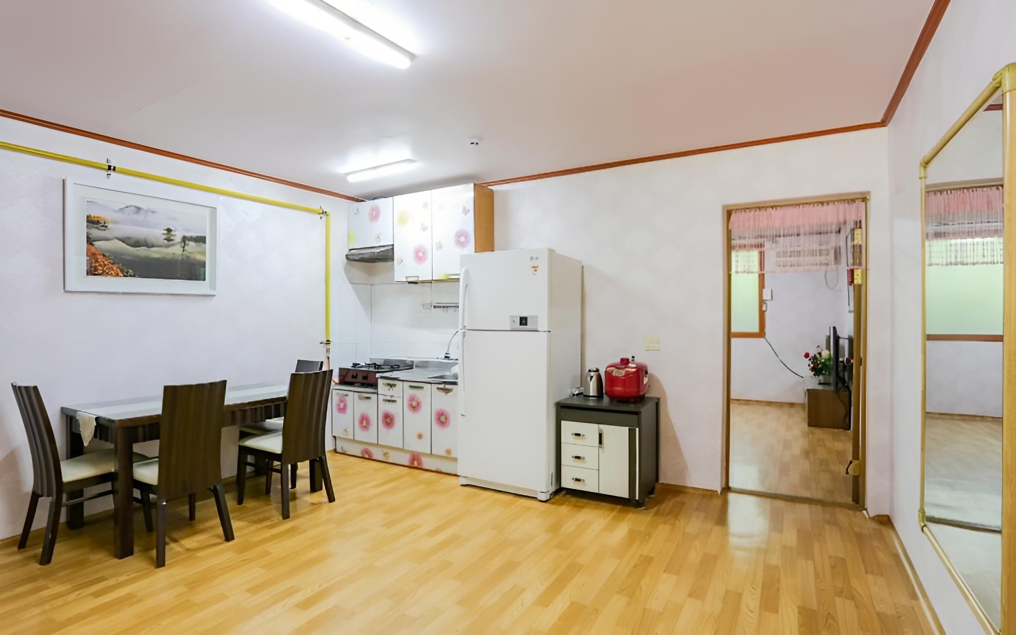 Room (Half moon room) photo 2