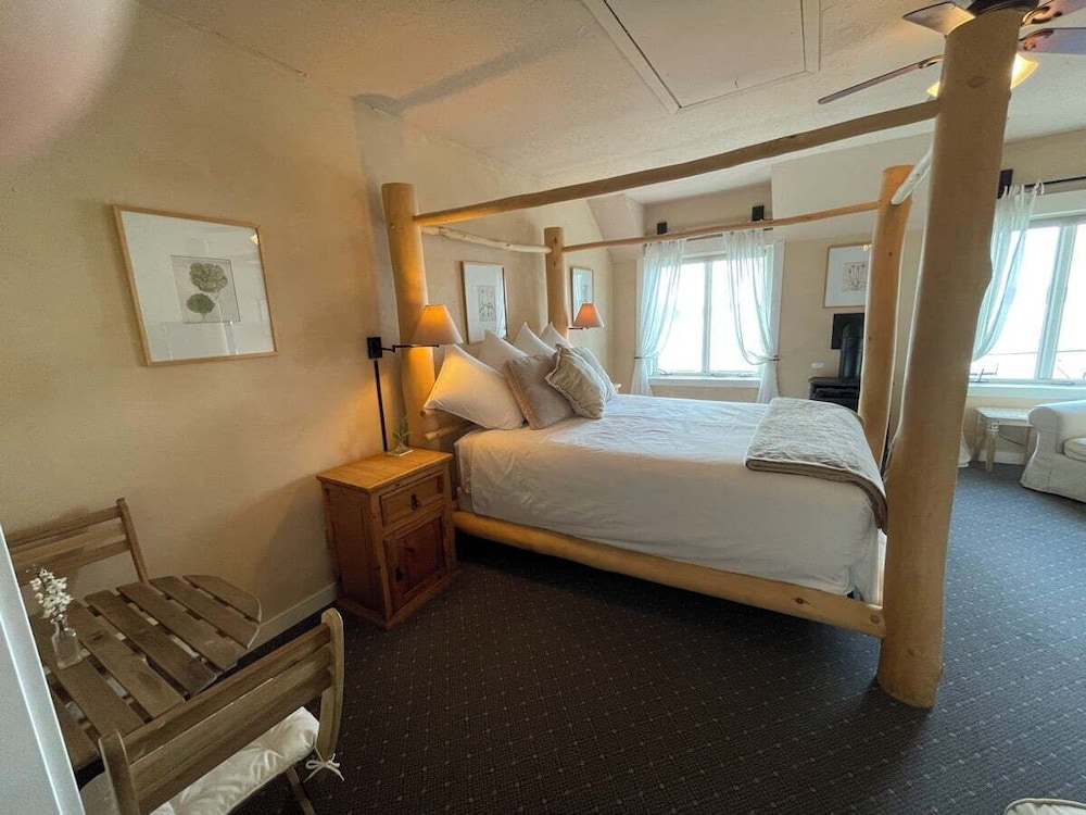 Pine (Suite 2) photo 2