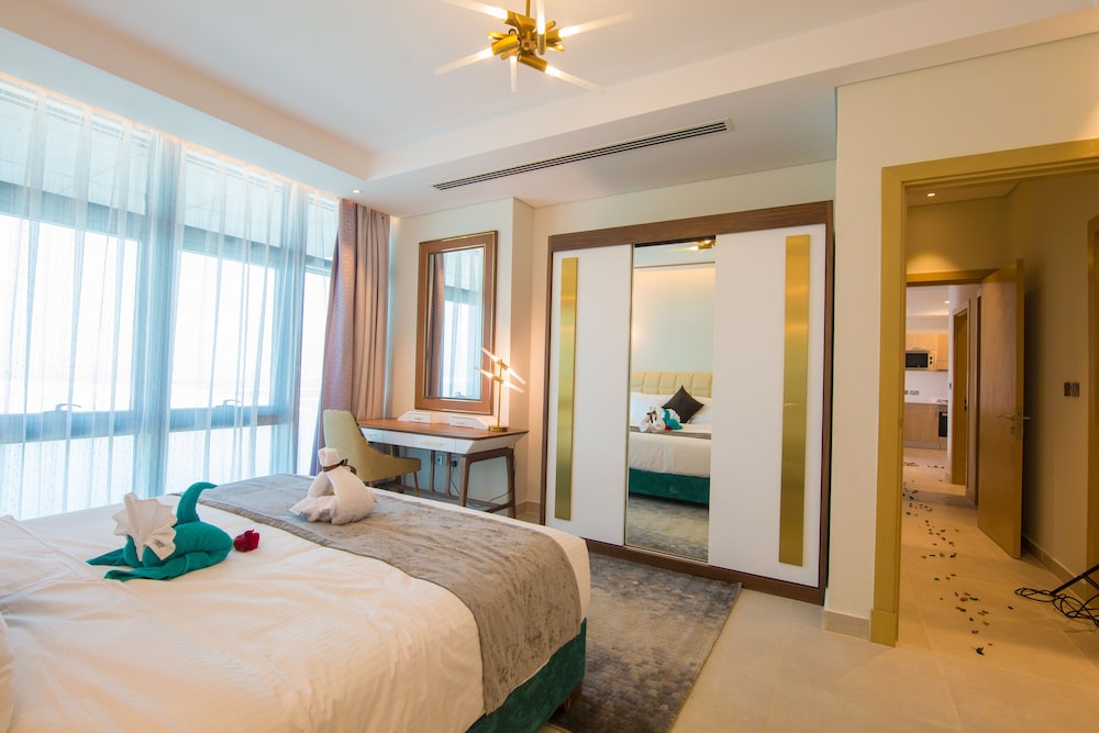 Two-Bedroom Apartment Sea View