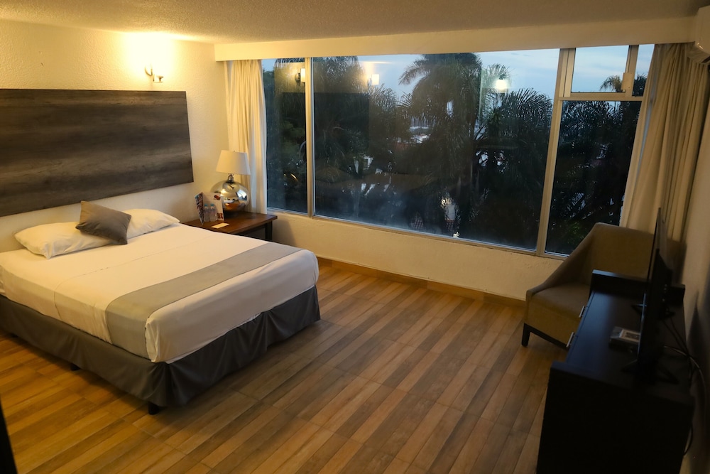 Standard Room, 1 Double Bed - Photo 5