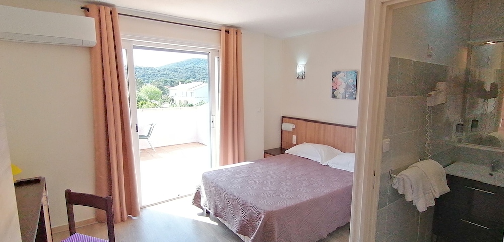 Standard Double Room, Ensuite (Double) - Photo 5