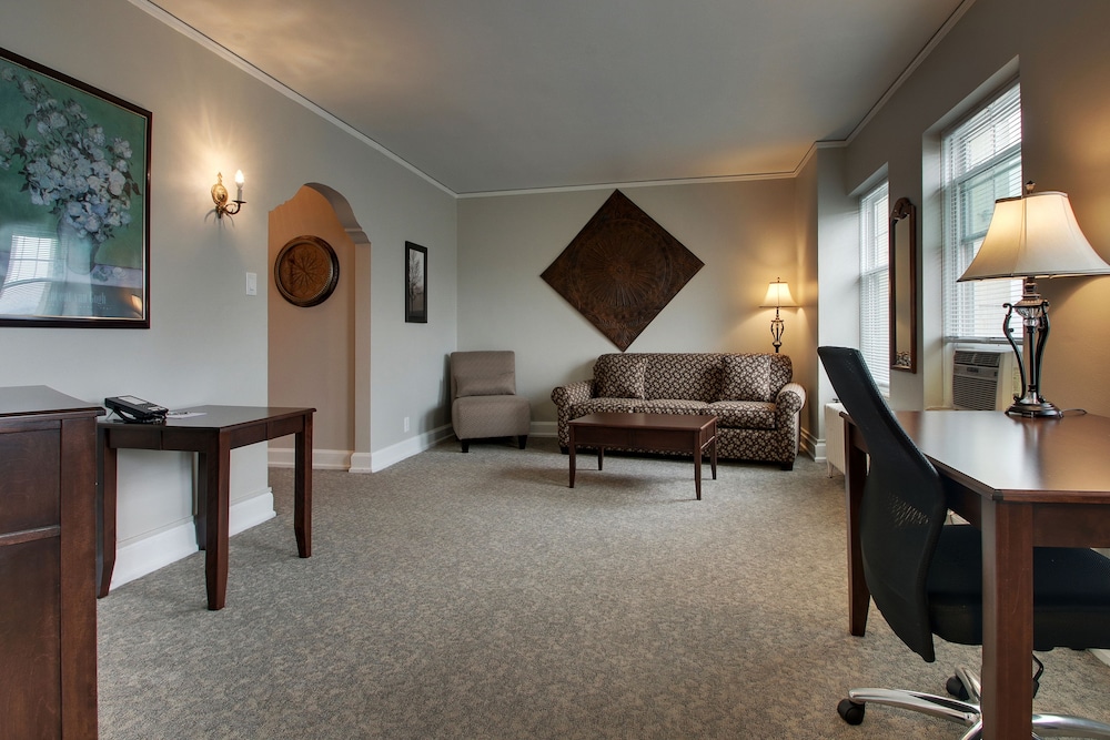 Deluxe Suite, 1 Bedroom, City View photo 2