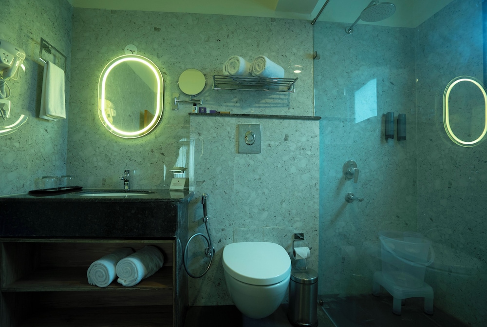 King Suite - Photo 3