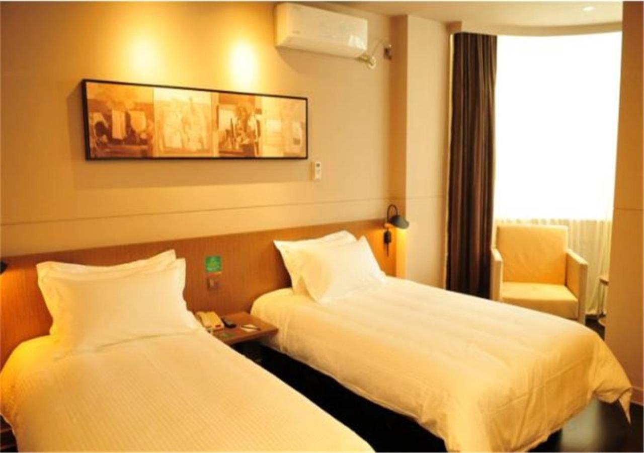Business Twin Room A
