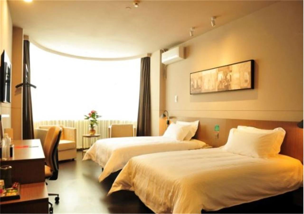 Business Twin Room B