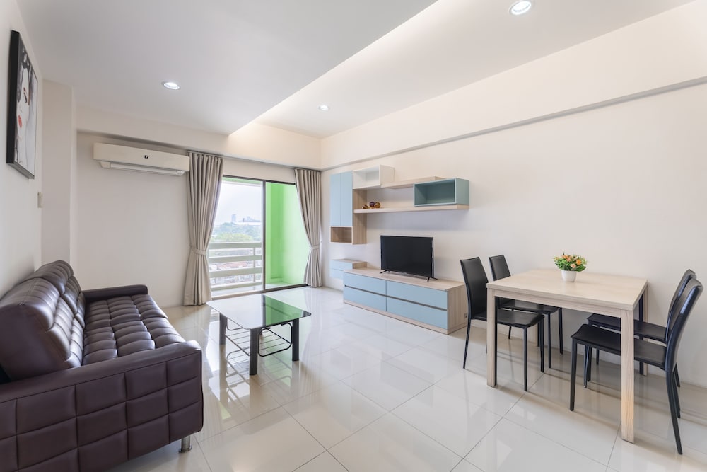 1 Bedroom Suite Room Only photo 3