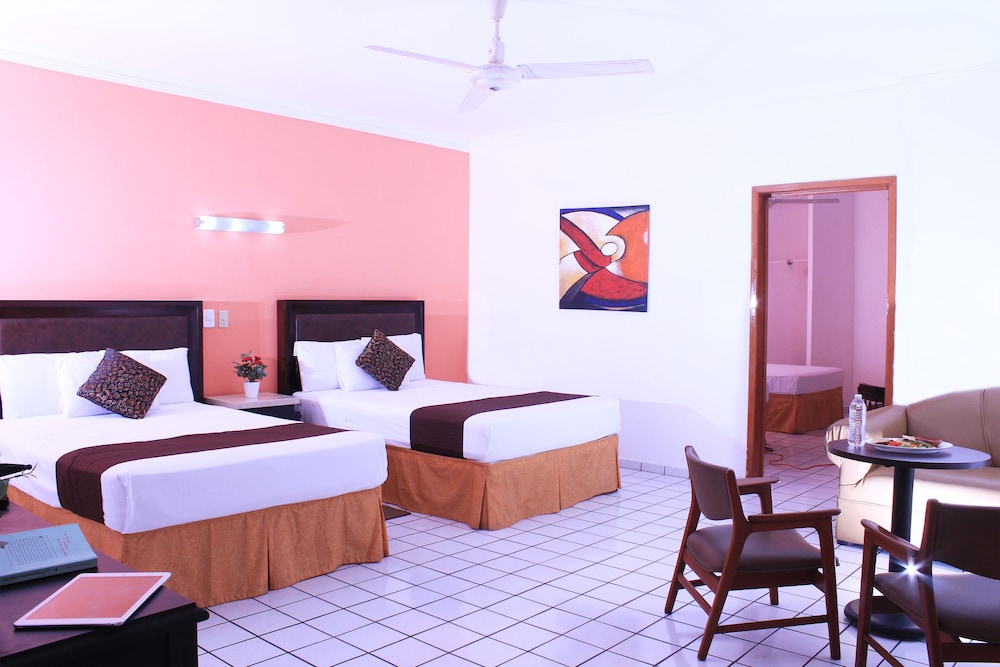 Double Room, 2 Double Beds, Courtyard View photo 3
