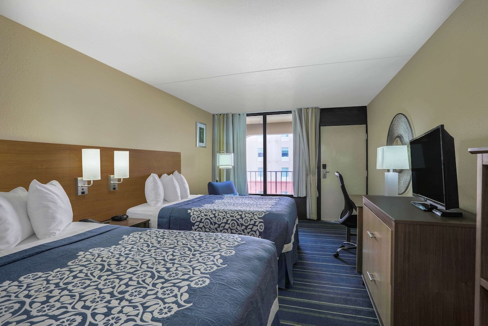 Room, 2 Double Beds, Non Smoking - Photo 1